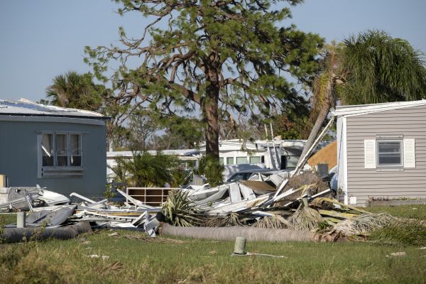 Double Wide Demolition in Gallatin