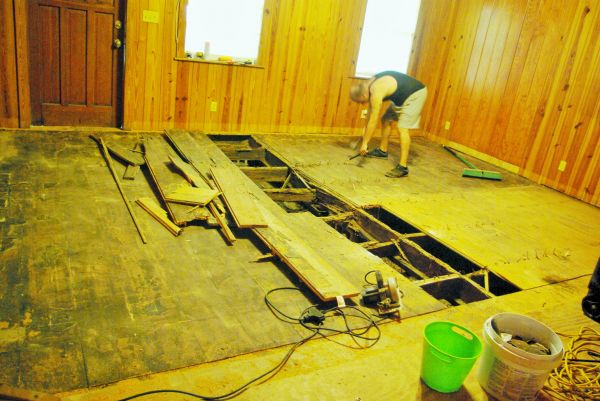 Subfloor Demolition in Gallatin